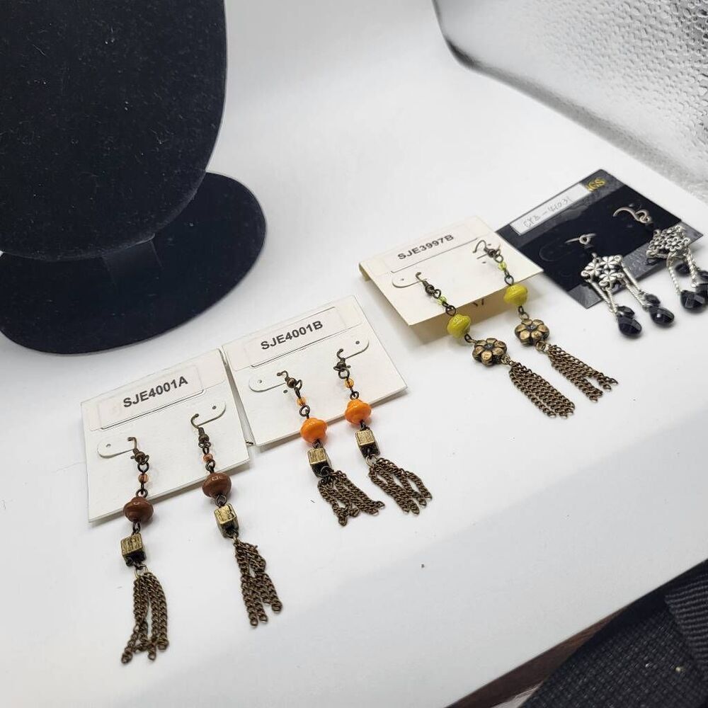 Lot of 4 Cottage Core 70s Groovy Dangle Earrings - Picture 3 of 8